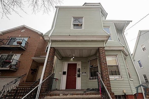 1st image of 38 Fabyan Pl Floor 2
