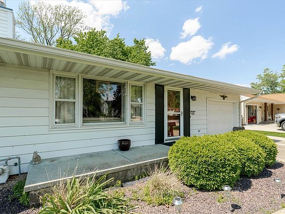 3rd image of 302 Radliff Rd