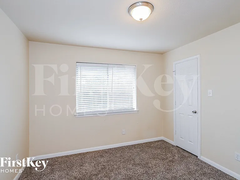 5334 Hazelgrove Dr — Photo 11