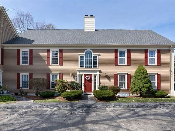 3rd image of 25 Essex Green Ln #C