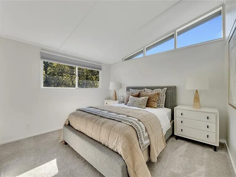 111 Robinhood Dr — Photo 18