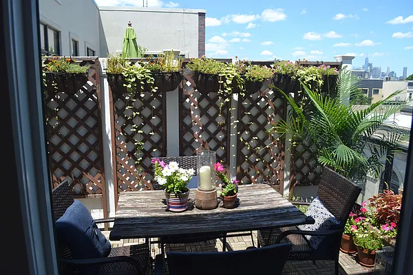 Sold by Compass | media 10