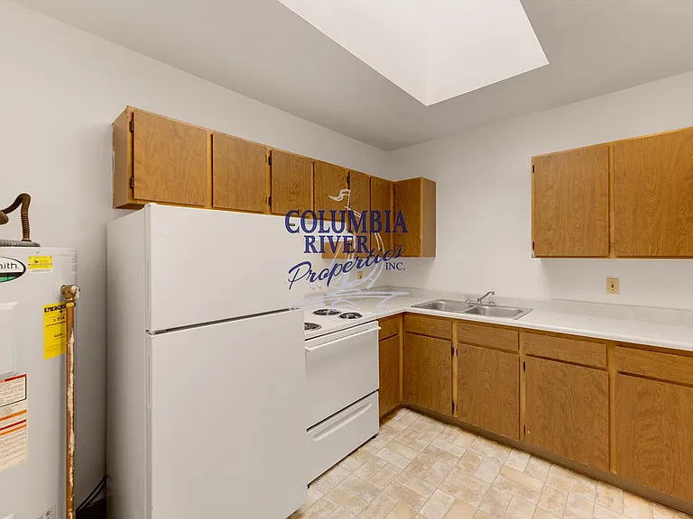 1236 Commerce Ave #B — Photo 14