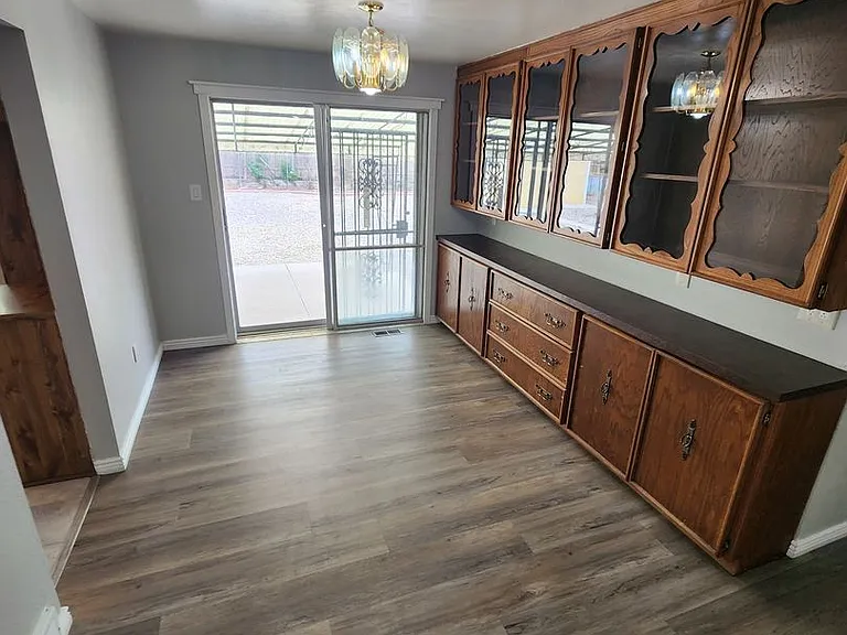 313 S Chelton Rd — Photo 8