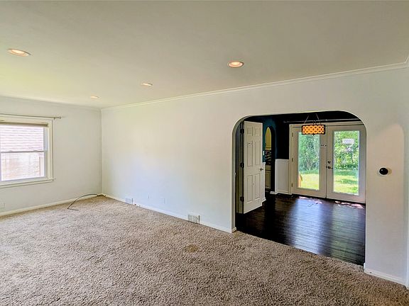 4th image of 5804 College Ave