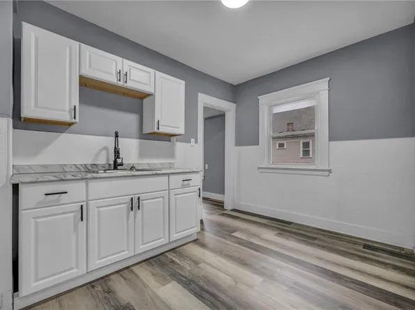 1114 E 112th St #2, Cleveland, OH 44108