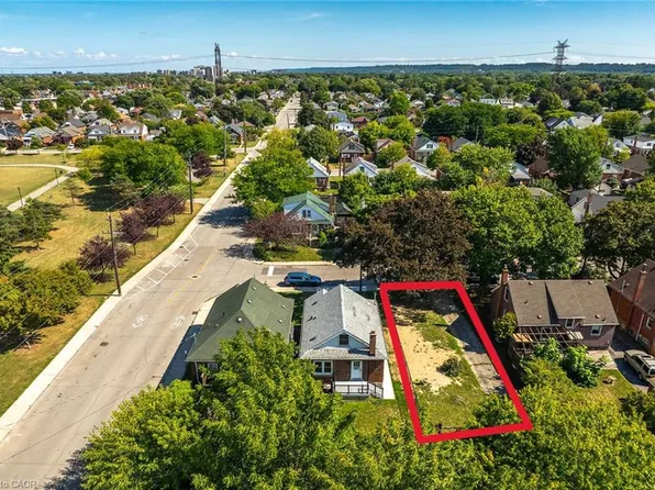 128 Auburn Ave, Hamilton, ON L8K 3B2