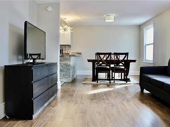 5th image of 140 Gage Ave N