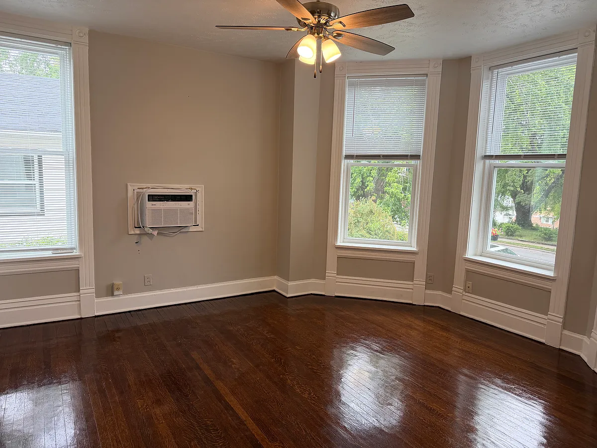 Building Photo - 607 N 40th St #1