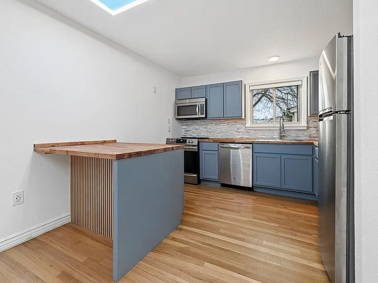 309 Redwood Dr — Photo 6