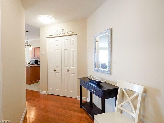 4th image of 533 Lakeshore Dr #203