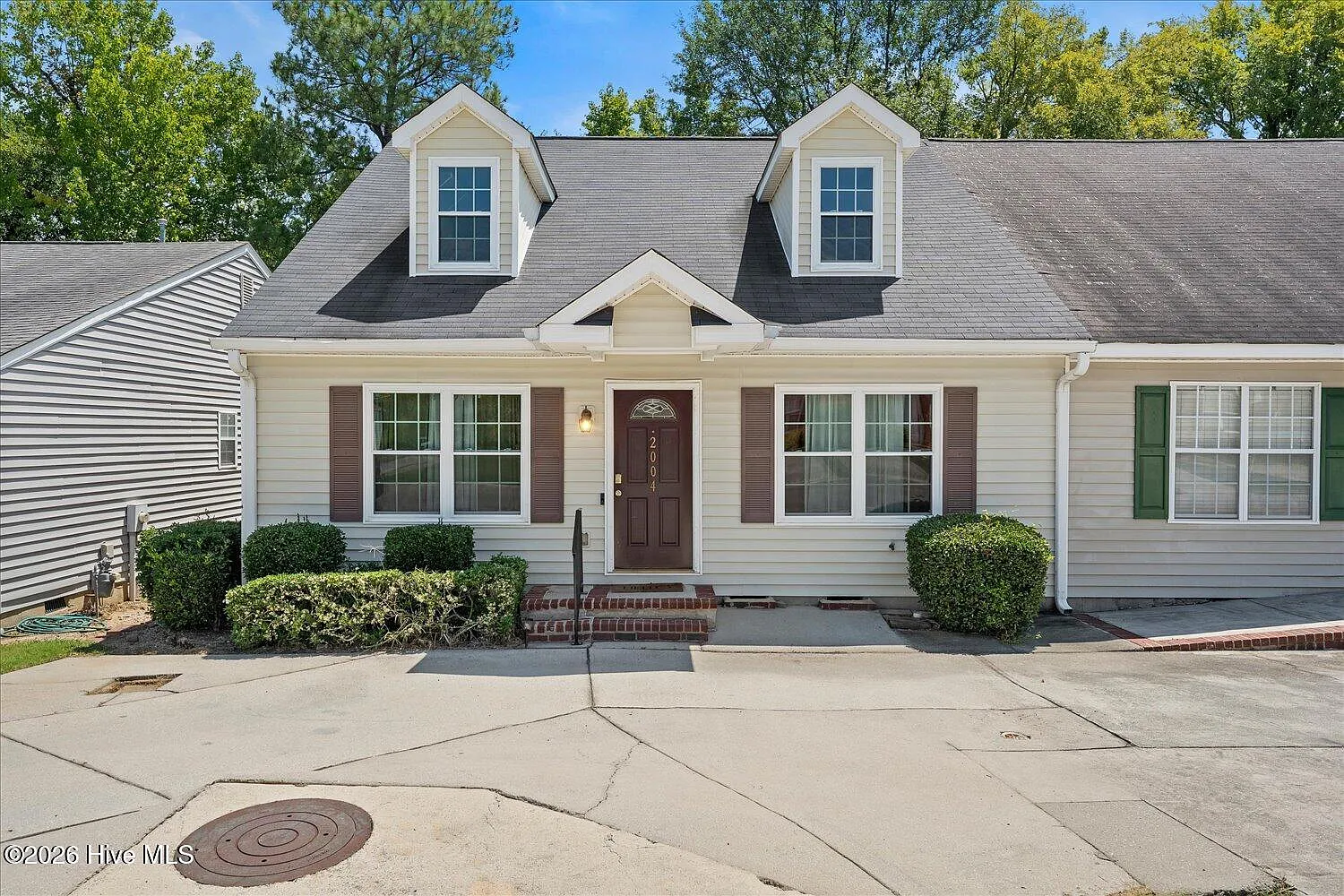 4 bed, 3.0 bath, 1816 sqft, $1,800 — Photo 1