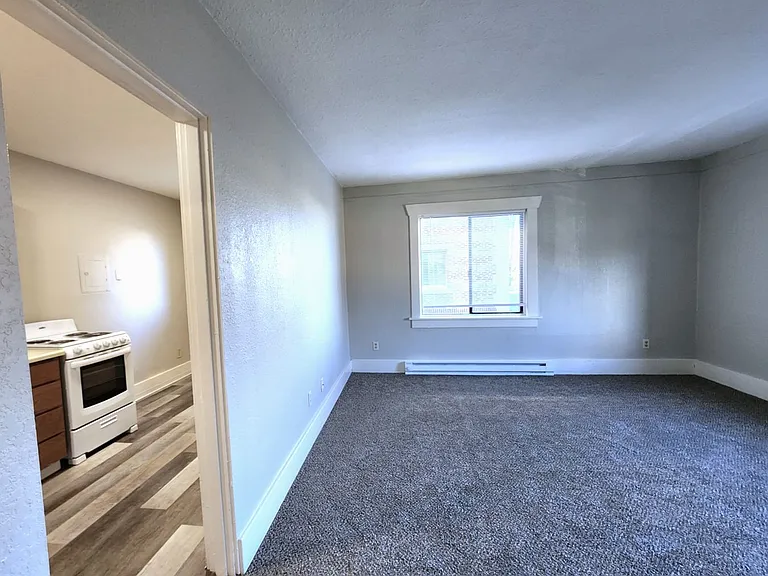 Florence Apartments — Photo 5