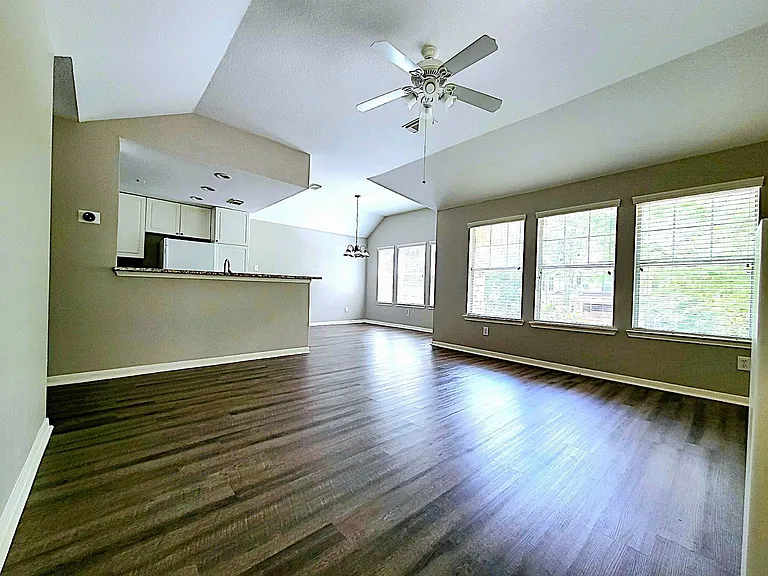 77 Woodlily Pl — Photo 5
