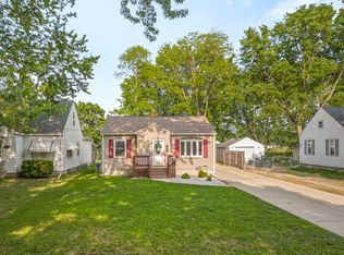 1815 W 7th St, Waterloo, IA 50702