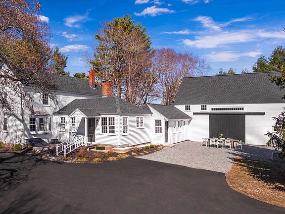 3rd image of 850 Washington Road