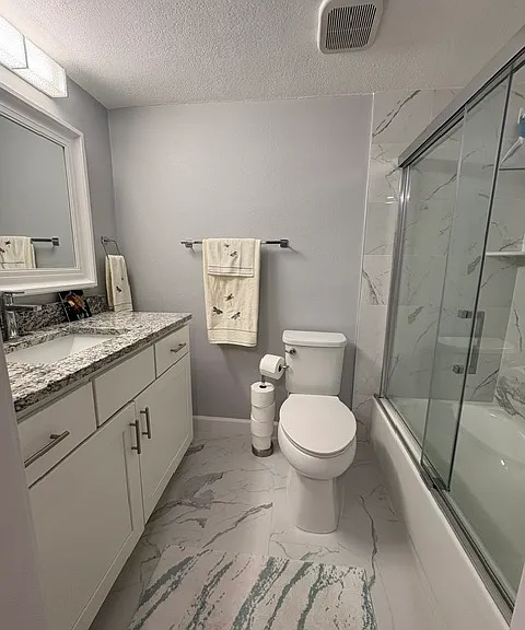 2302 S Manhattan Ave #215 — Photo 2