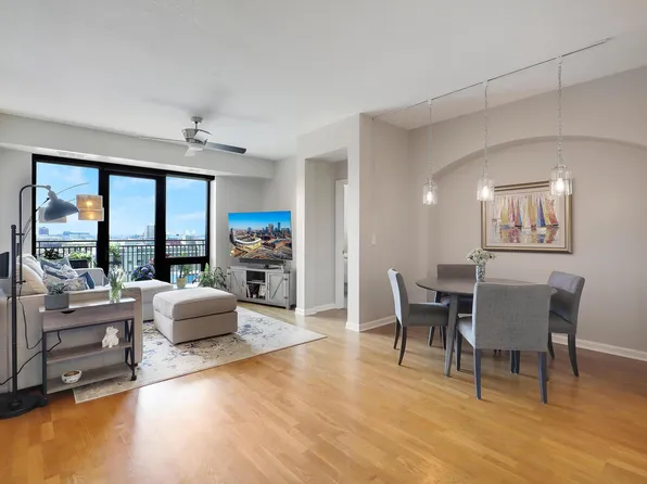 500 E Grant St APT 707, Minneapolis, MN 55404