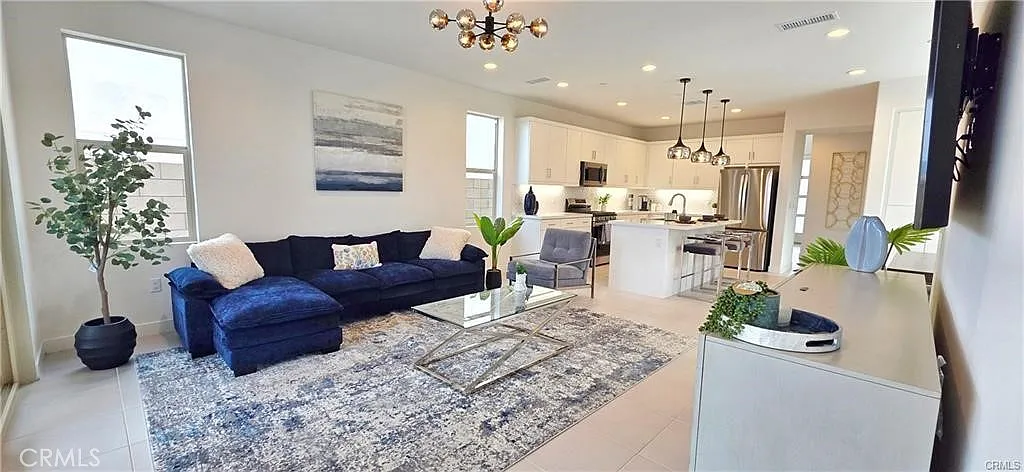 3 bed, 2.5 bath, 2000 sqft, $3,400 — Photo 1