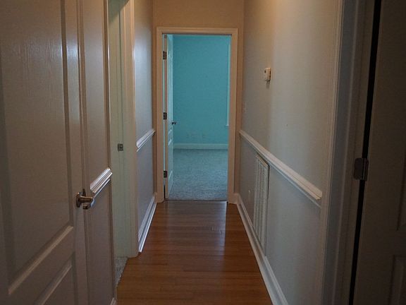 3rd image of 500 Shirley Pl