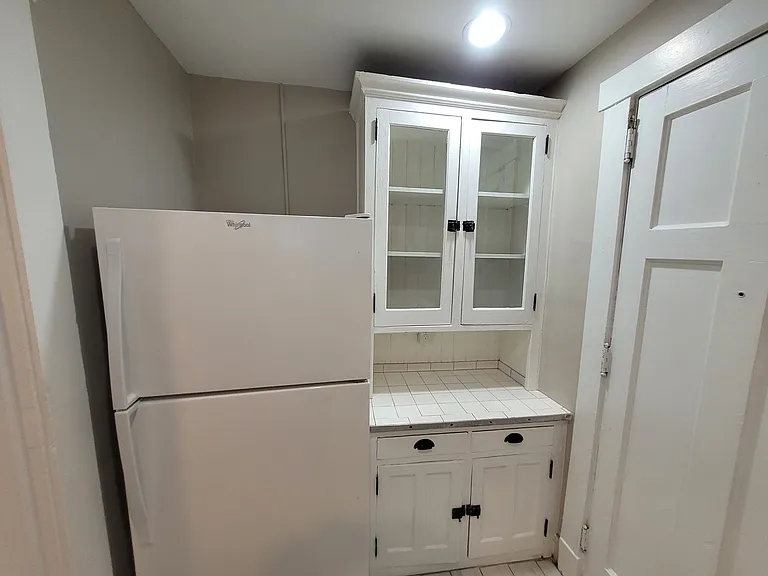 1534 Woodland Ave #B1 — Photo 12