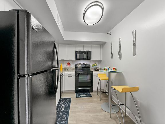 3rd image of 100 Kings Point Dr #1815