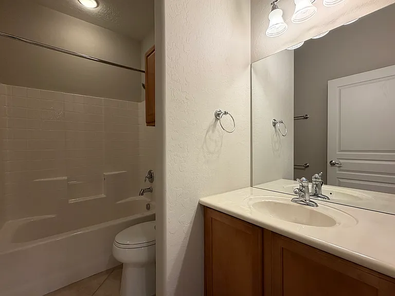 1072 Bunkhouse Ct — Photo 21