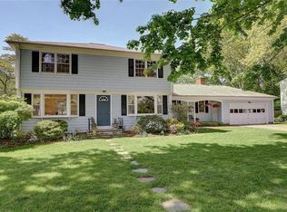 21 Meadowbrook Dr, Barrington, RI 02806