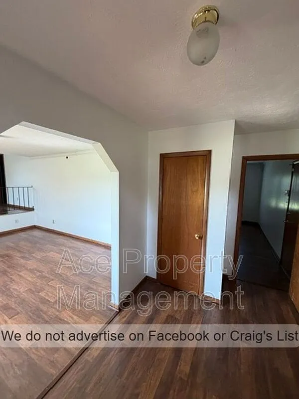 3 bed, 2.5 bath, 1735 sqft, $1,755 — Photo 2