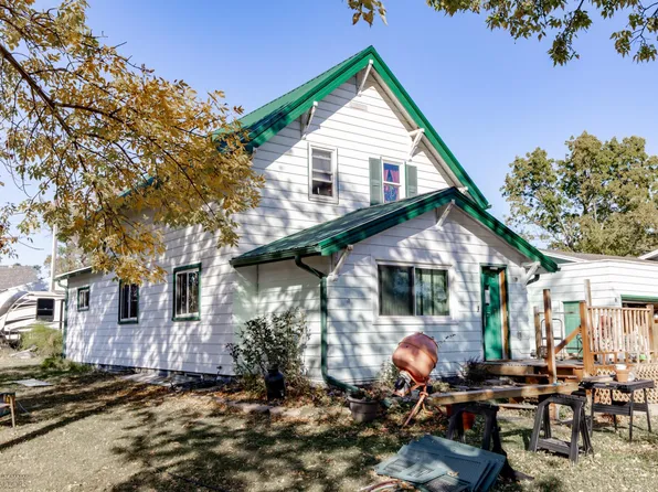 1008 Elm St, Lisbon, ND 58054