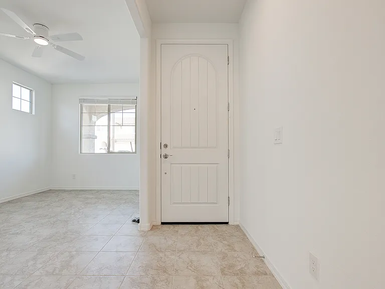 16805 W Shangri La Rd — Photo 5