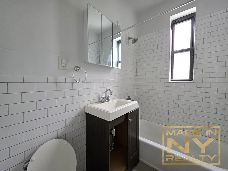 25-23 31st Ave #B54 — Photo 5
