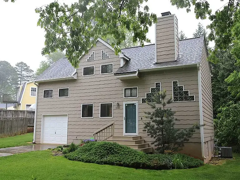 505 Fostoria Ct — Photo 2