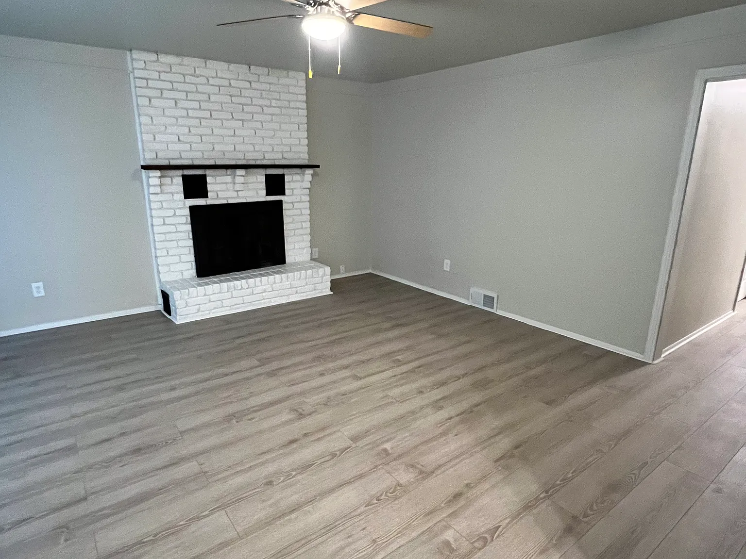 3 bed, 1014 sqft, $1,750 — Photo 3