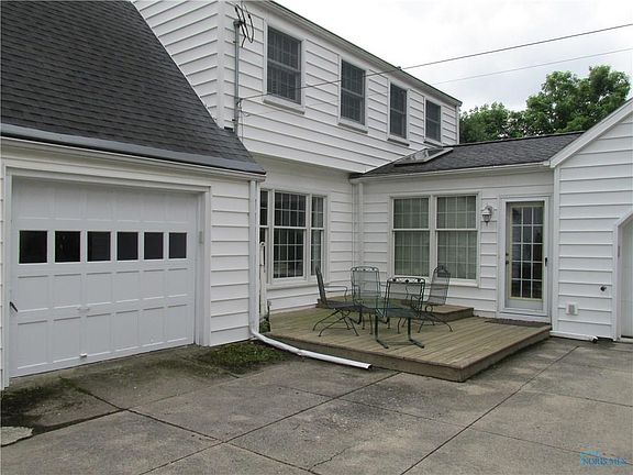 5th image of 646 W Washington St