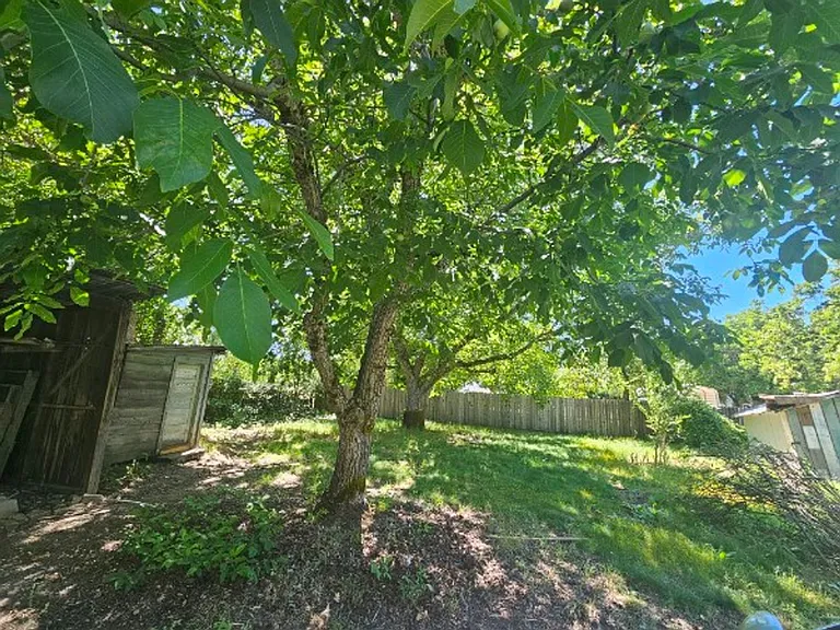 571 Clover Dr #B — Photo 11