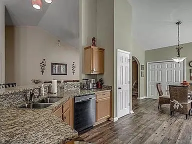 Kitchen/Breakfast Area