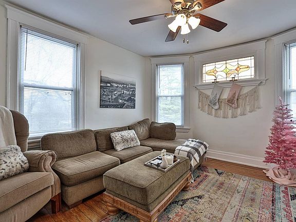 3rd image of 3108 Markbreit Ave