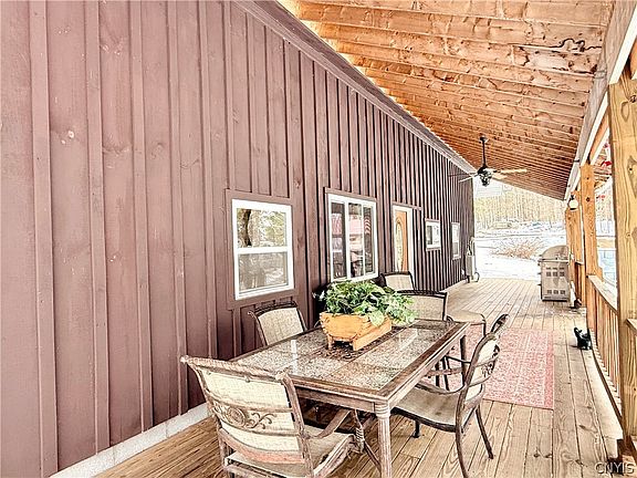 3rd image of 9689 Erie Canal Rd