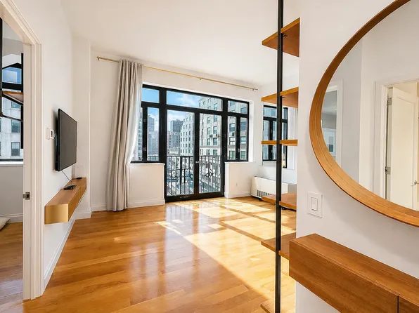 21 South William Street image 1 of 16