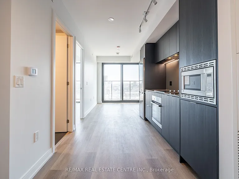1 Jarvis St #725 — Photo 8