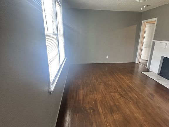 4th image of 1712 Iola Dr