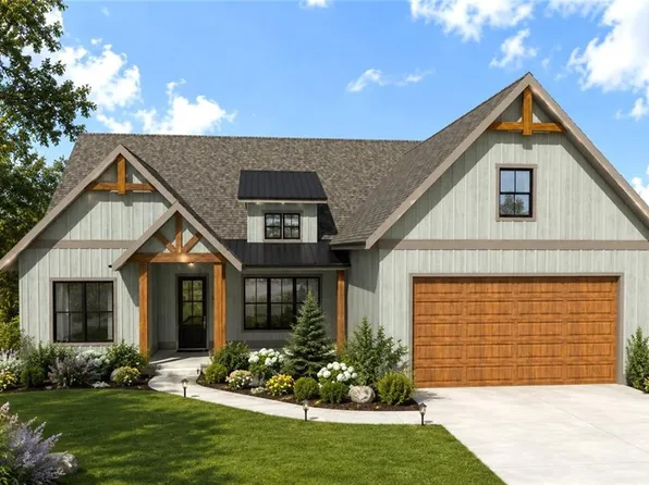 909 Roundtop Rd, Ellijay, GA 30540