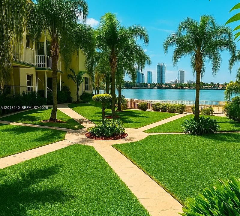 1st image of 910 Bay Dr APT 29