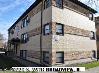 2221 S 25th Ave APT 2E, Broadview, IL 60155
