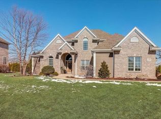 6190 Conservancy Dr, New Berlin, WI 53151