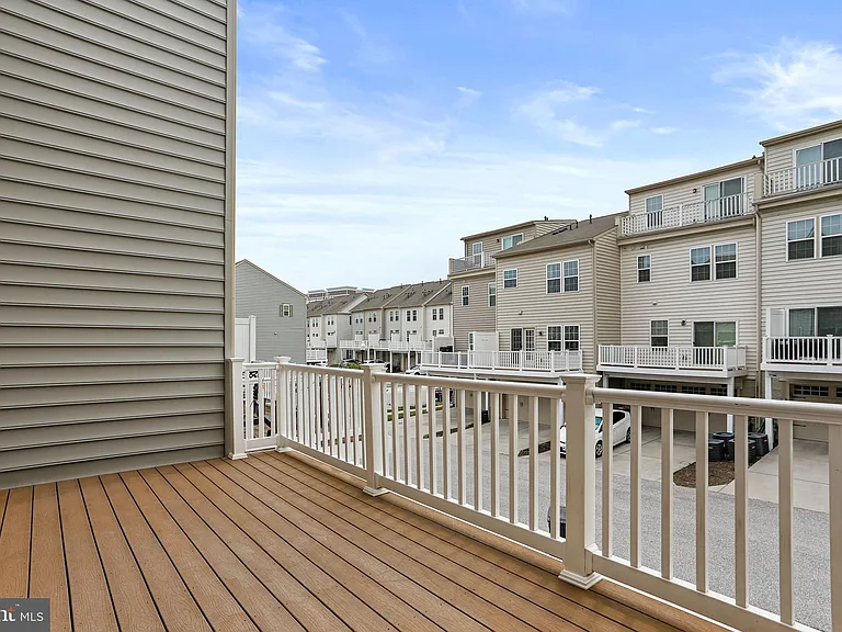 7610 Golden Slumber Ln — Photo 37