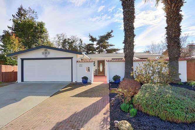 1st image of 113 W Miramonte Dr