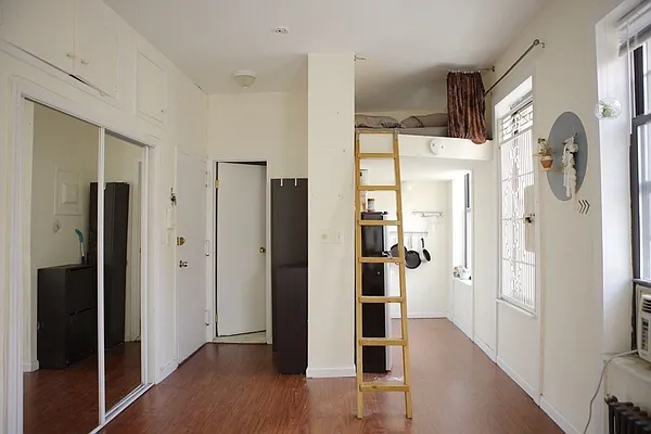 Rented by New York Residence | media 7