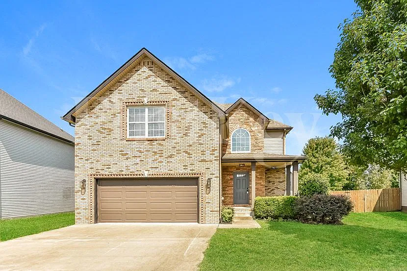 3 bed, 2.5 bath, 1717 sqft, $1,880 — Photo 2